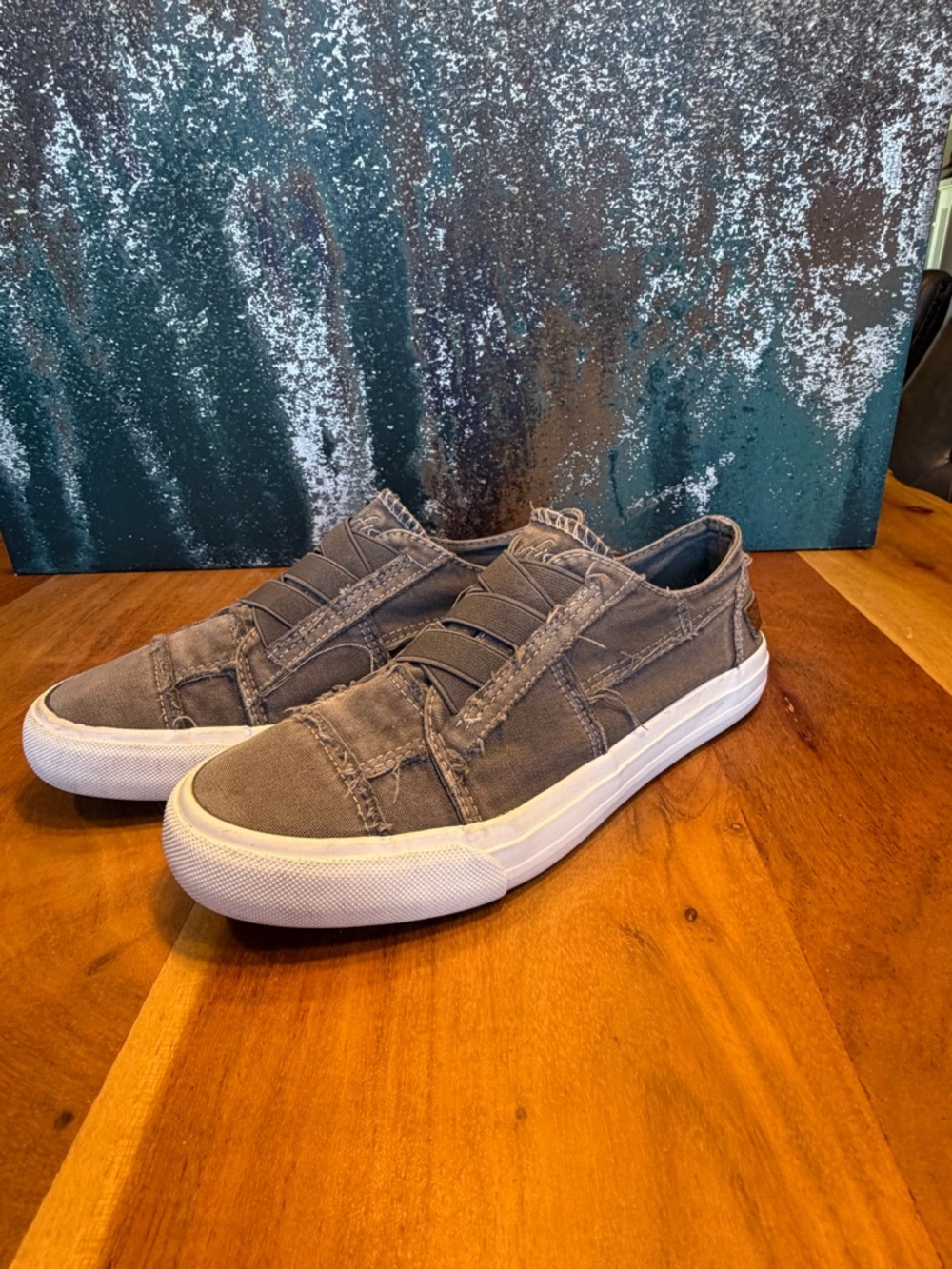 Blowfish Malibu casual coastal canvas slip-on sneakers gray/white GUC
